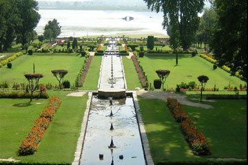 Srinagar City Tour of Mughal Gardens & Shikara Tour Dalake